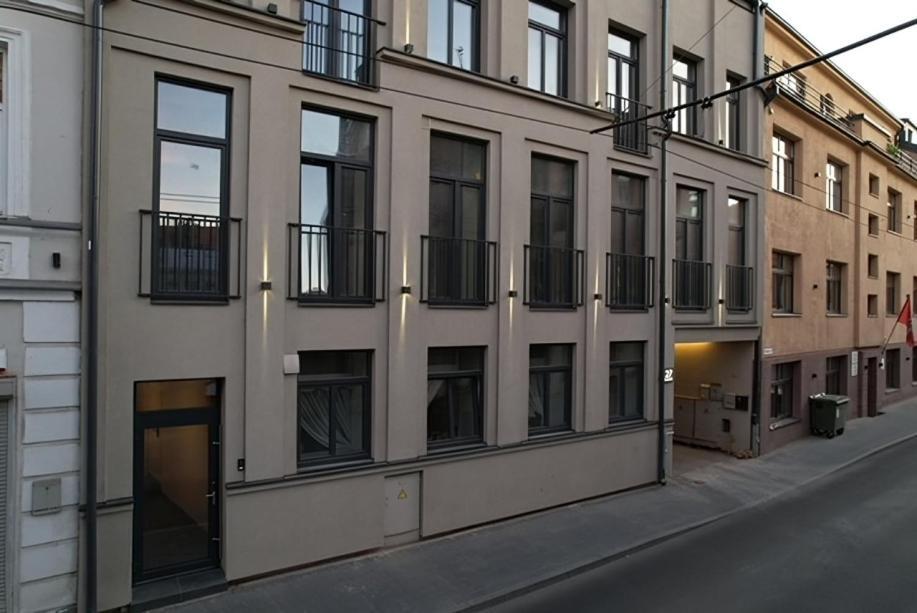 Old Town - Bajor Studios - Self Check-In And Parking Каунас Экстерьер фото